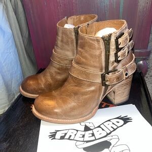 Freebirds Bolo in Taupe